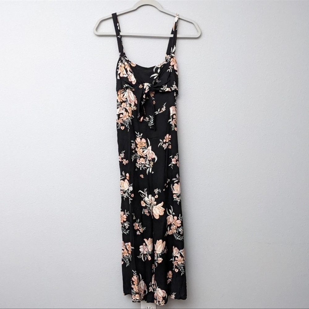 SOMEDAYS Lovin' Black Floral Cropped Romper Size Small